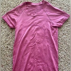 Pink Lululemon swiftly tech short sleeve 2.0 size 4 like new